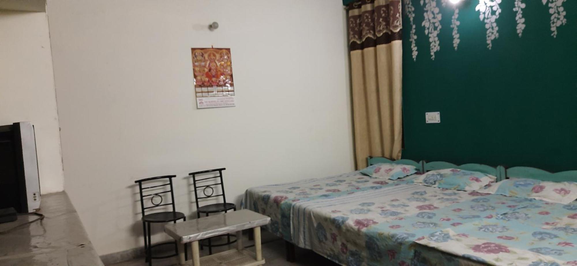 Balaji Guest House - Home Stay Большая Нойда Экстерьер фото