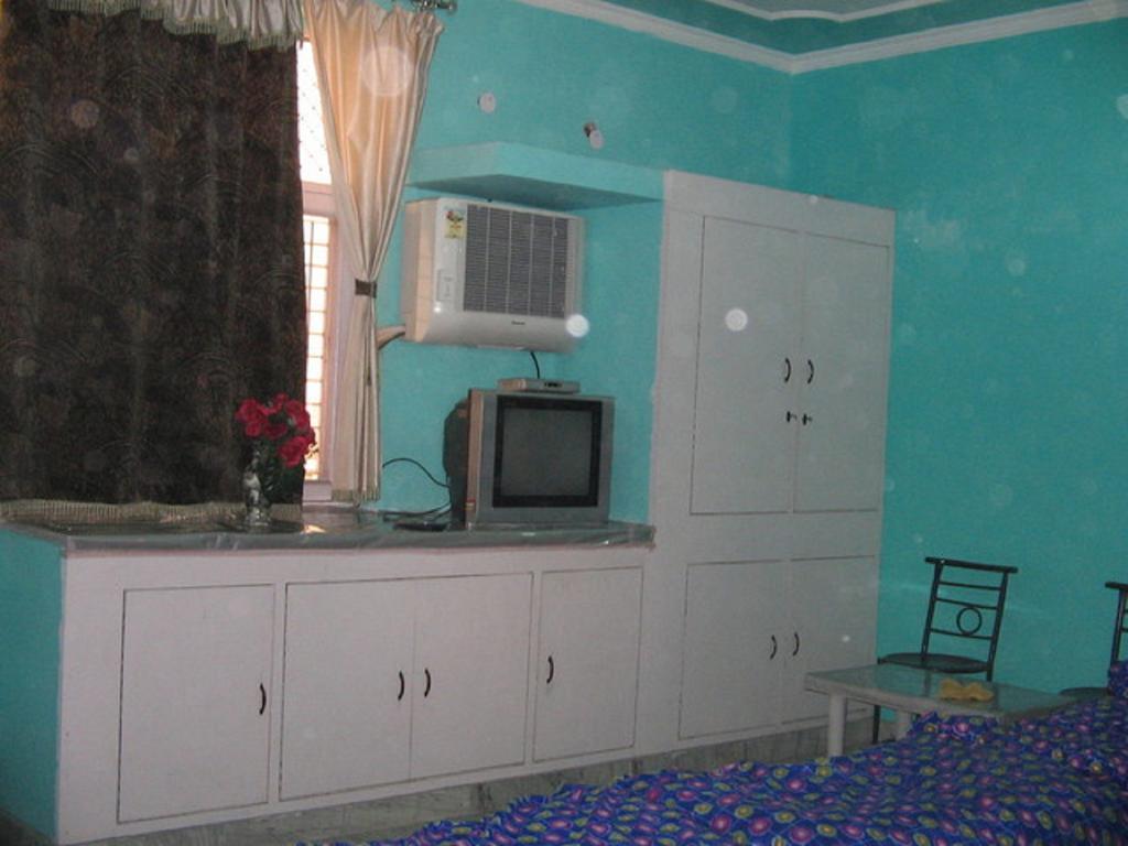 Balaji Guest House - Home Stay Большая Нойда Номер фото