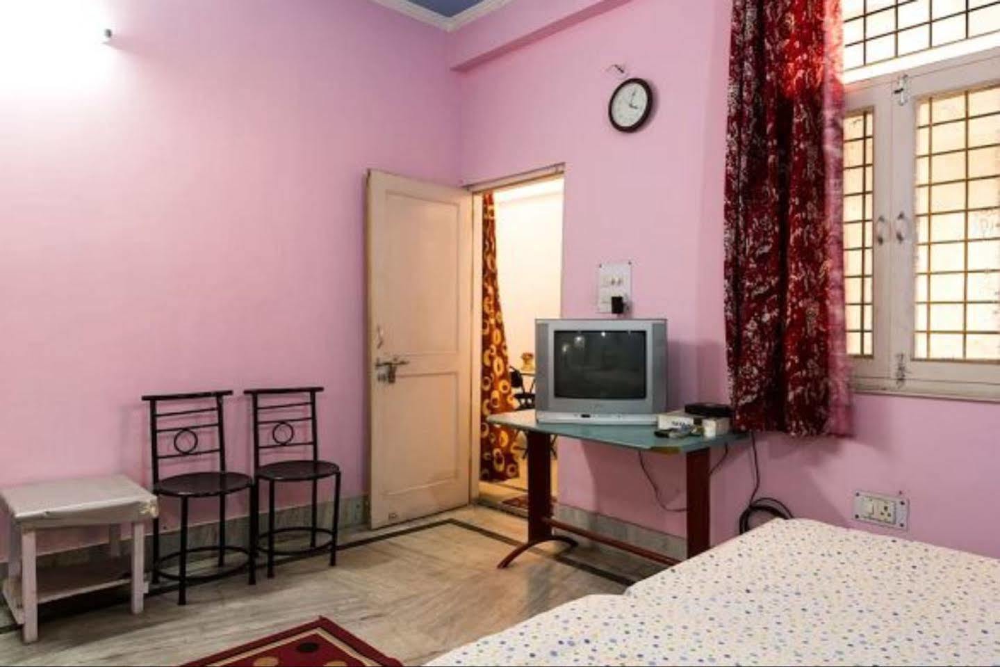 Balaji Guest House - Home Stay Большая Нойда Экстерьер фото
