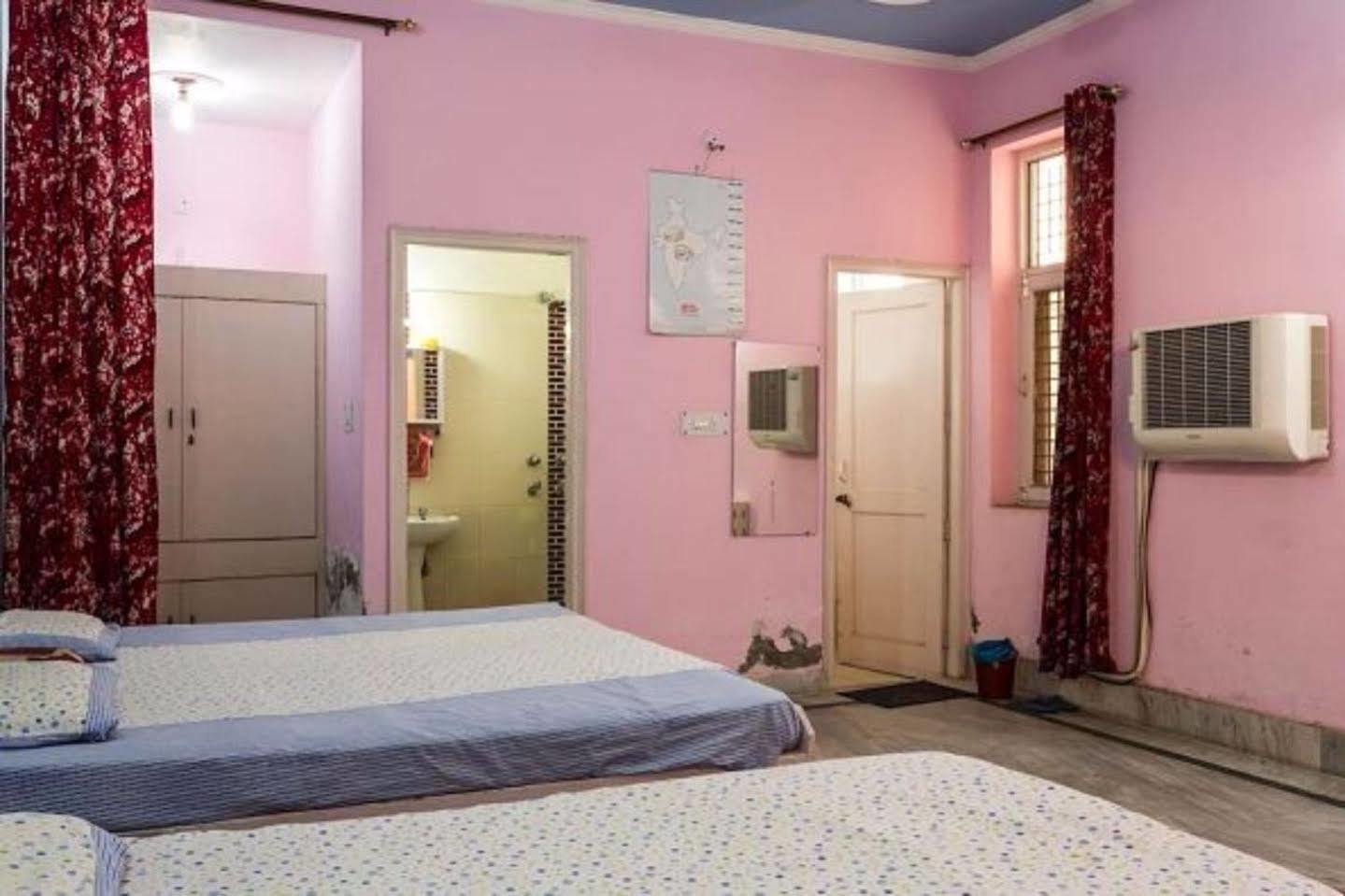 Balaji Guest House - Home Stay Большая Нойда Экстерьер фото