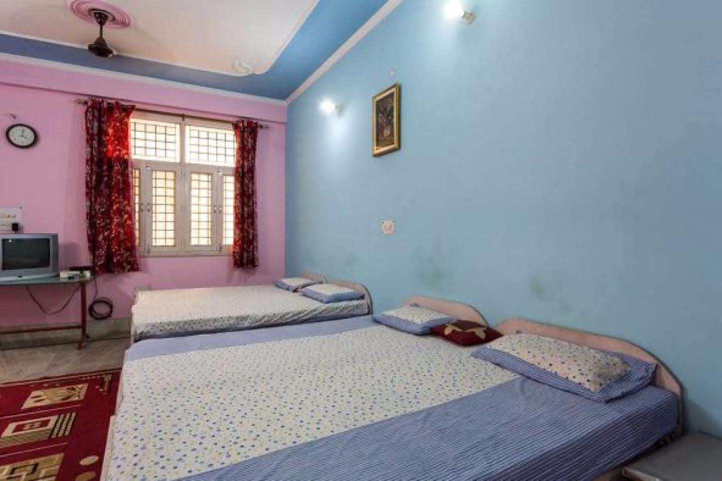 Balaji Guest House - Home Stay Большая Нойда Экстерьер фото
